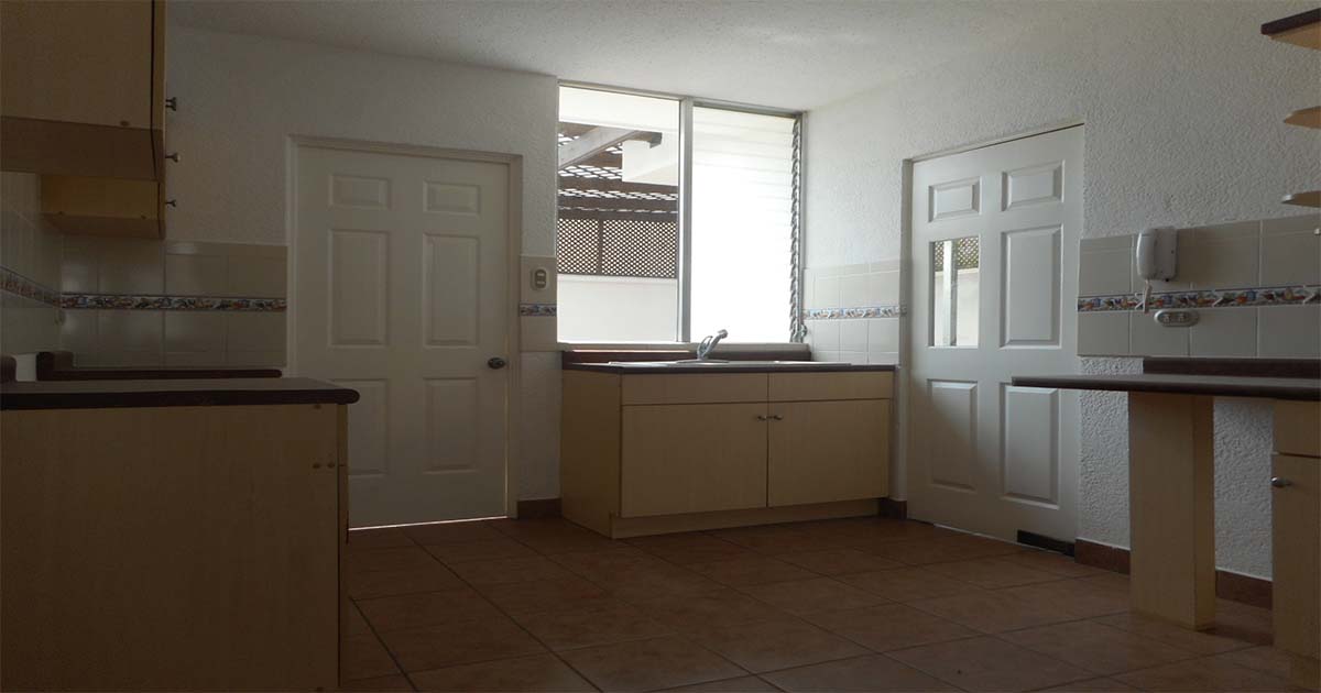 Venta de Casa o Casas, Terrenos, Propiedades, Apartamentos, Inmuebles en Guatemala, zona 11, zona 7, zona 2, zona 18, zona 16, Mixco, Carretera Al Salvador, Fraijanes, Santa Catarina Pinula, Antigua Guatemala, Villa Nueva, Villa Canales, San Miguel Petapa - Venta o Alquiler de Casas En Guatemala